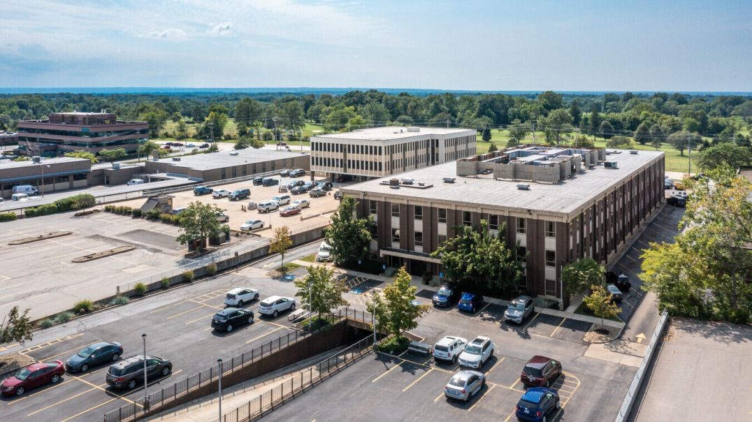 ⁣JMR Commercial Real Estate Company in Beachwood, OH