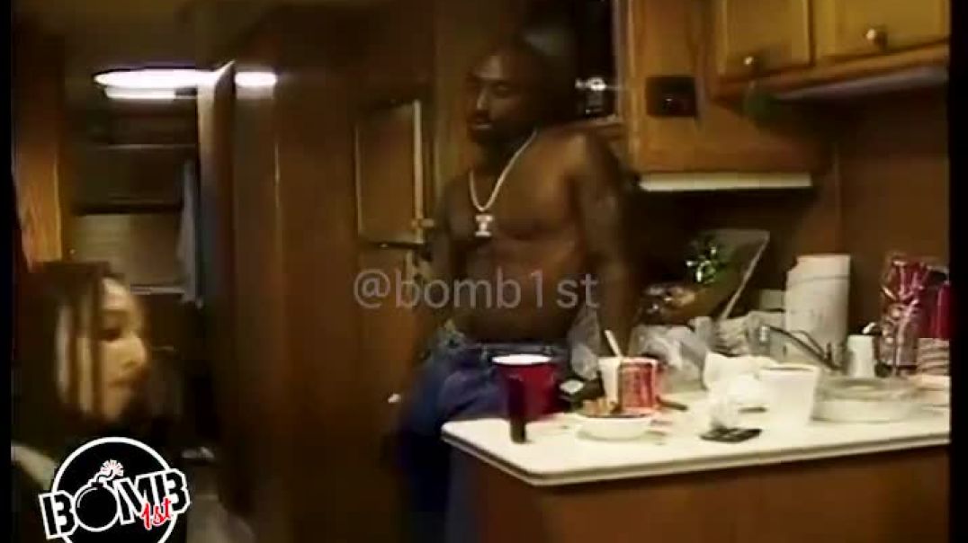 ⁣Rare unseen footage of Tupac in the studio