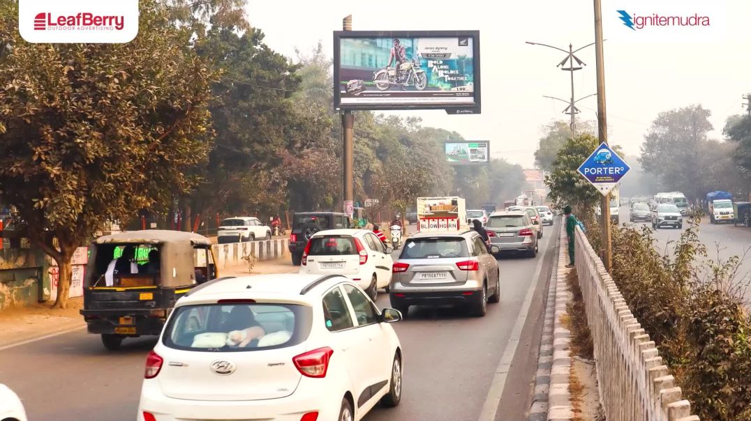 ⁣#hondacb350 Outdoor Billboard Campaign on Leafberry's Media, Ludhiana, Executed by Ignite Mudra