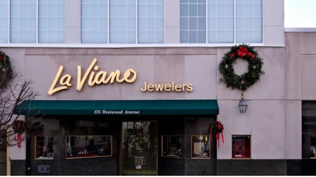 ⁣LaViano Jewelers - Elegant Diamond Necklace Store in New Jersey