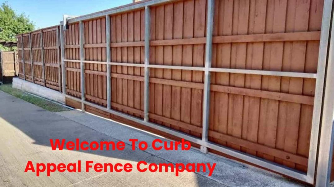 ⁣Curb Appeal Fence Company : Fence Staining in Dallas, TX | (214) 392-3043