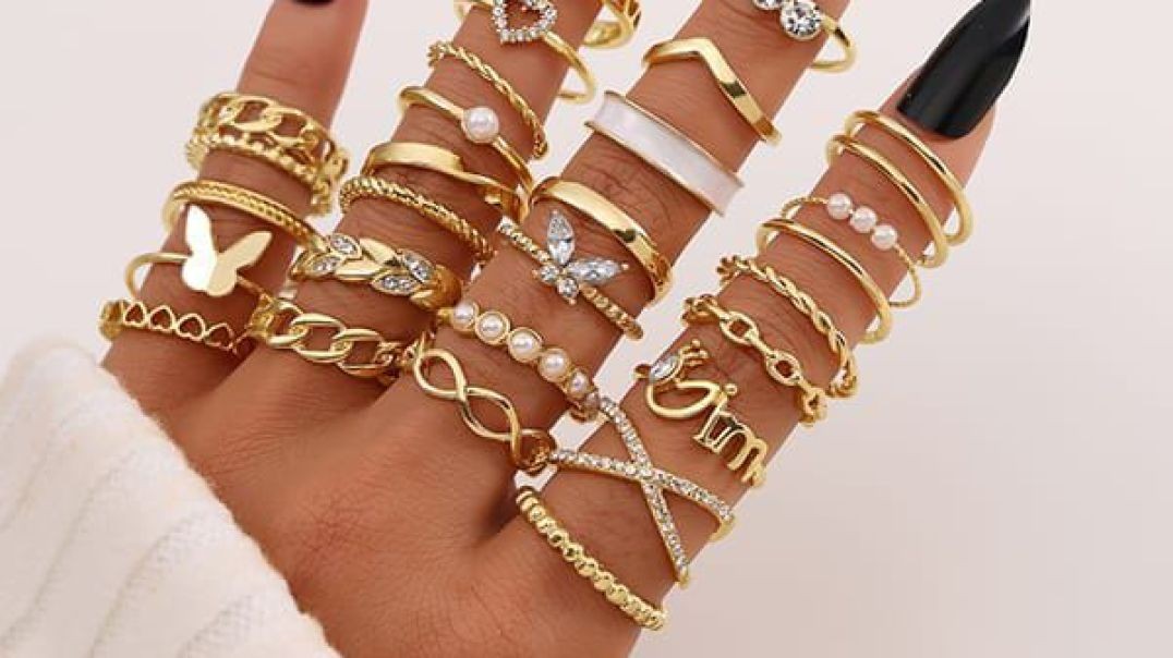 ⁣I sell Luxury jewelries at affordable price